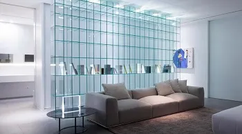 Стекло в интерьере и в мебели