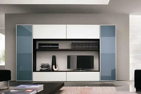 Стенка-горка со стеклянными шкафами