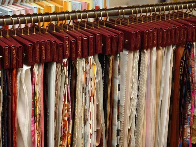 Материалы для обивки дивана: виды и особенности