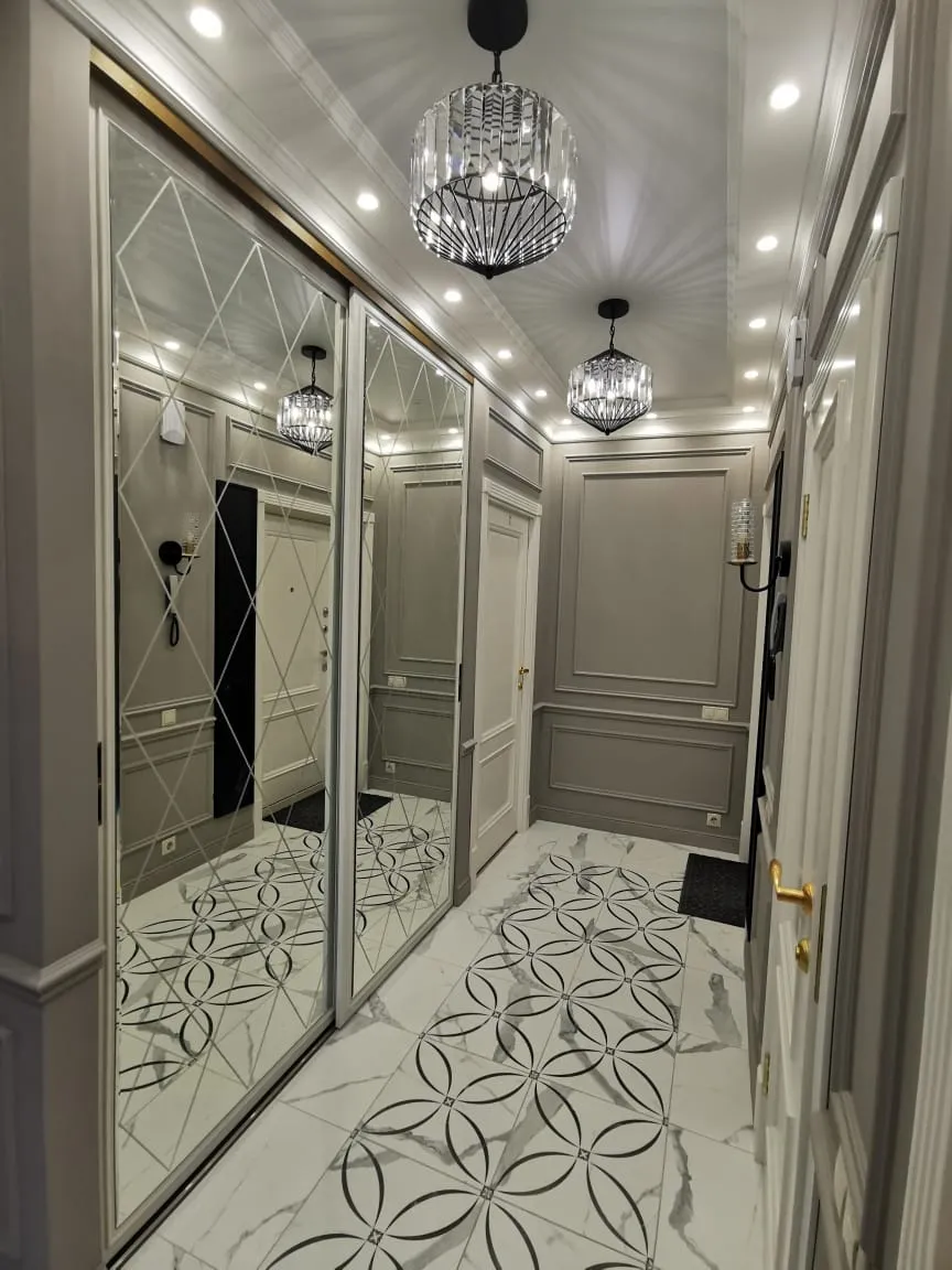 Как обустроить маленькую прихожую: дизайнерские идеи с фото