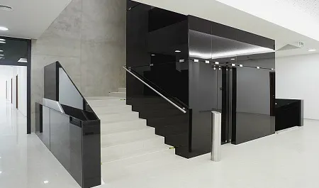 Стекло в интерьере помещения