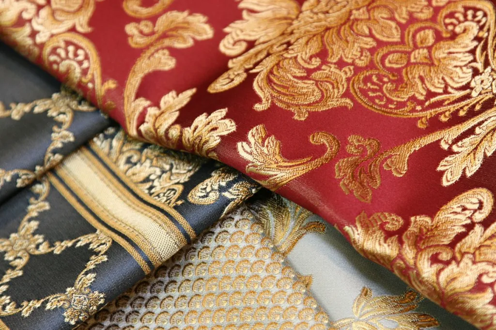 Материалы для обивки дивана: виды и особенности