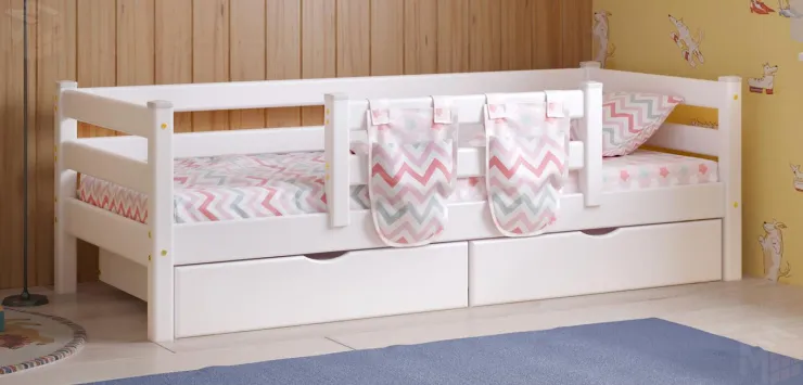 Кровать Соня-4 с защитой по центру Белый