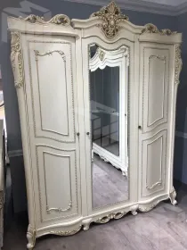 Шкаф Джоконда 3-дверный крем глянец