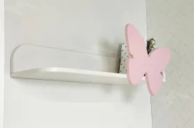 Полка навесная Бабочка белое дерево/пудра розовая