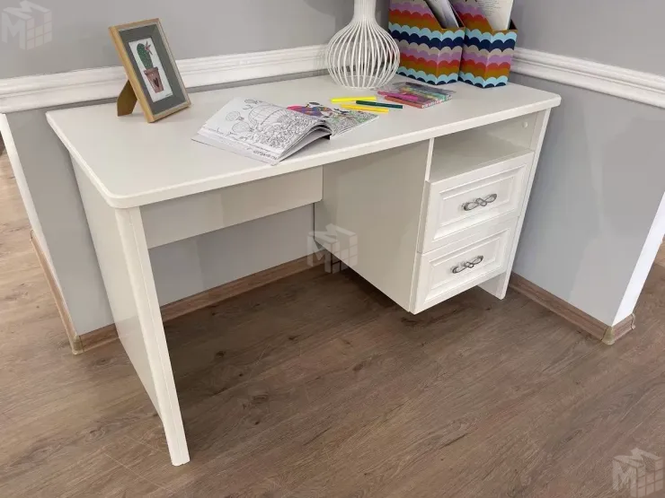 Стол письменный Мишель белый матовый