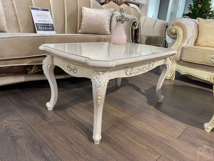 Столик прямоугольный Патрисия крем корень глянец