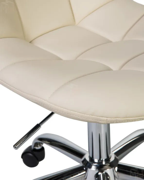 Офисное кресло для персонала DOBRIN MONTY (кремовый)