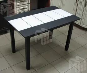 Стол "Техно" чёрно-белое стекло матовое 700*1100, ножки дерево