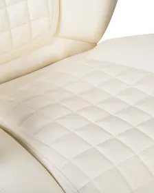 Офисное кресло для руководителей DOBRIN CHESTER (кремовый)