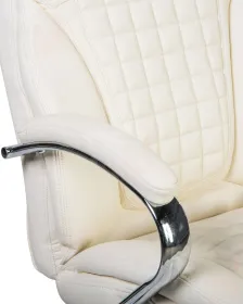 Офисное кресло для руководителей DOBRIN CHESTER (кремовый)