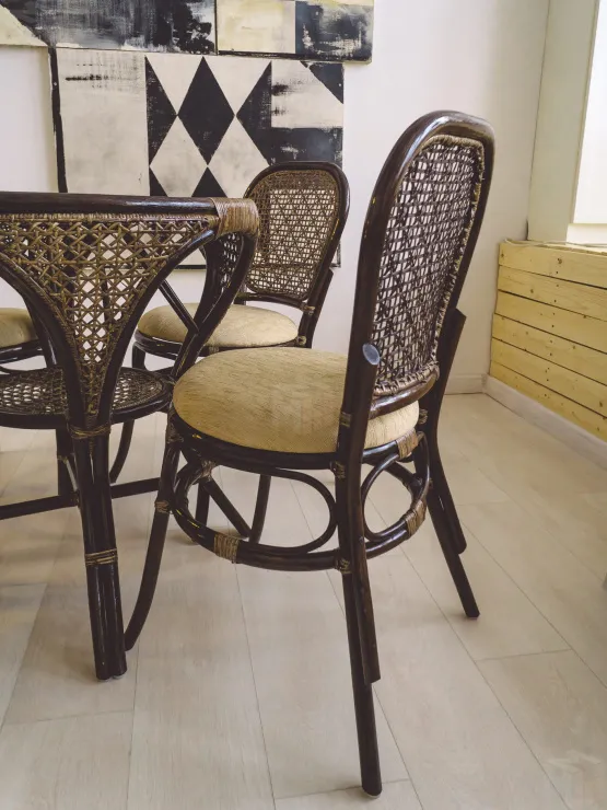Стул из ротанга 04/19