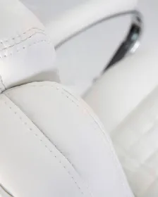 Офисное кресло для руководителей DOBRIN CHESTER (белый)