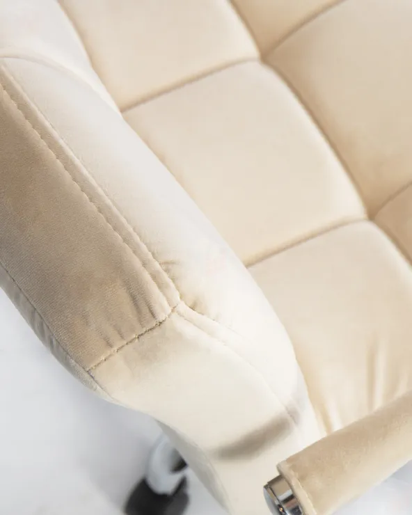 Офисное кресло для персонала DOBRIN TERRY (бежевый велюр (MJ9-10))