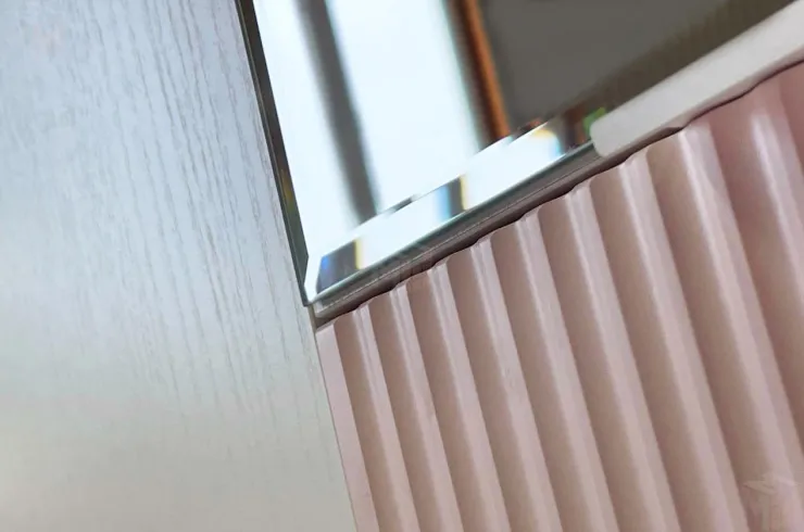 Шкаф трехдверный Зефир  109.02 белое дерево/пудра розовая (эмаль)