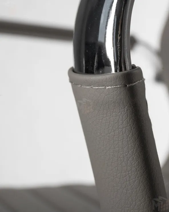 Офисное кресло для руководителей DOBRIN CLARK (серый)