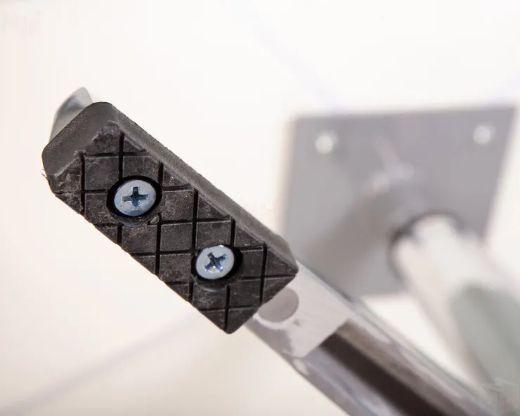 Кресло дизайнерское DOBRIN SWAN (белый кожзам P23, алюминиевое основание)