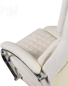 Офисное кресло для руководителей DOBRIN CHESTER (кремовый)