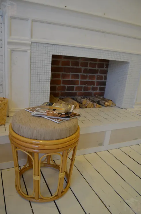 Табурет из ротанга 12/18