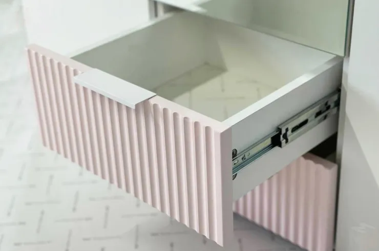 Шкаф трехдверный Зефир  109.02 белое дерево/пудра розовая (эмаль)