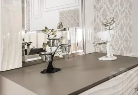 Зеркало Гравита ППУ белый глянец