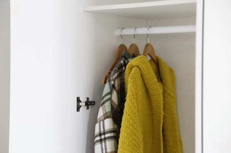 Шкаф трехдверный Ева  105.01 белое дерево/белый матовый