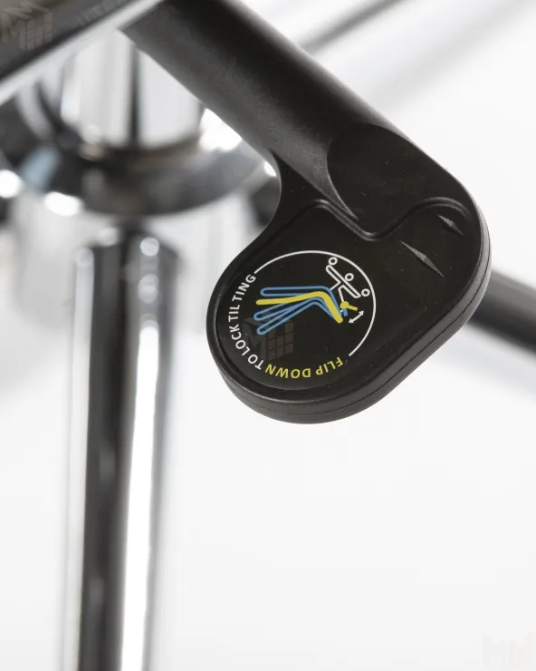 Офисное кресло для руководителей DOBRIN CLARK (серый)