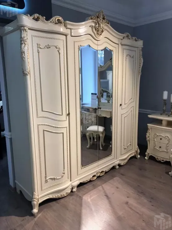 Шкаф Джоконда 3-дверный крем глянец