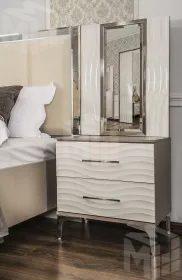 Зеркало Гравита для прикроватной тумбы белый глянец