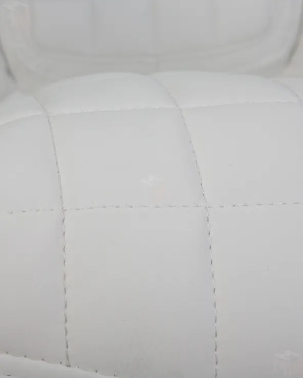 Офисное кресло для руководителей DOBRIN CHESTER (белый)