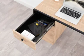 Стол письменный Брюс 12.157