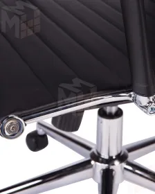 Офисное кресло для руководителей DOBRIN CLAYTON (чёрный)