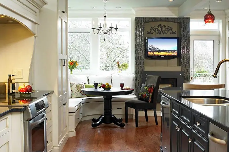 угловой маленький диван на кухню