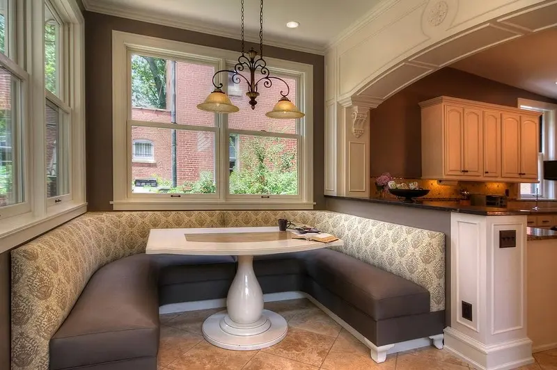 диван для кухни в классическом стиле