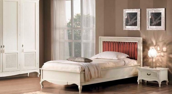 Полуторная кровать для спальни