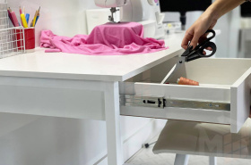 Стол Юниор белое дерево/белый муар